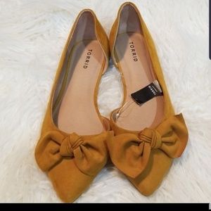 NWT Torrid Mustard Flats